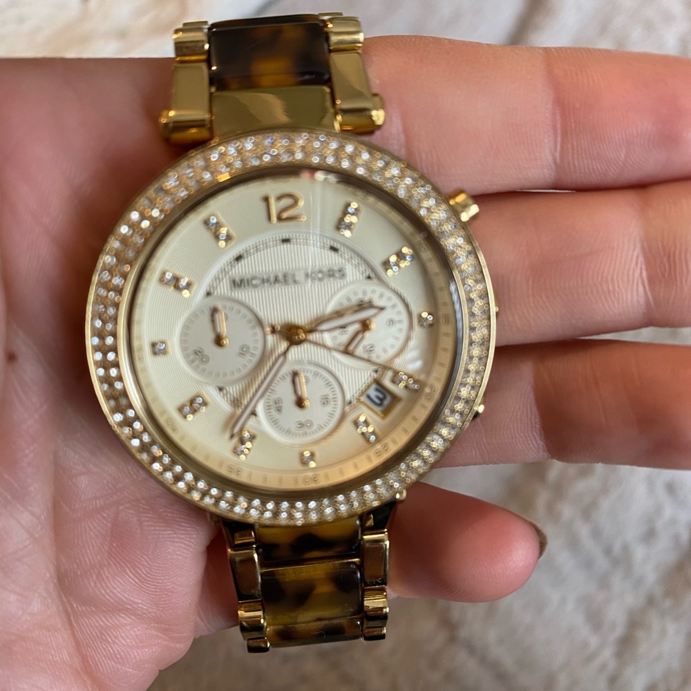 Micheal Kors Parker Tortoise Watch - Picture 2 of 4